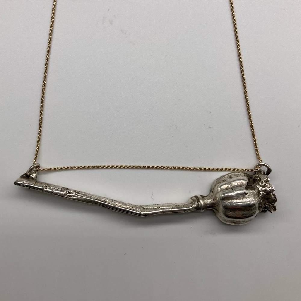 Poppy Seedpod pendant necklace